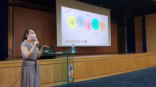 本校咖啡社指導老師簡羚茜專題演講「成為社團設計師」