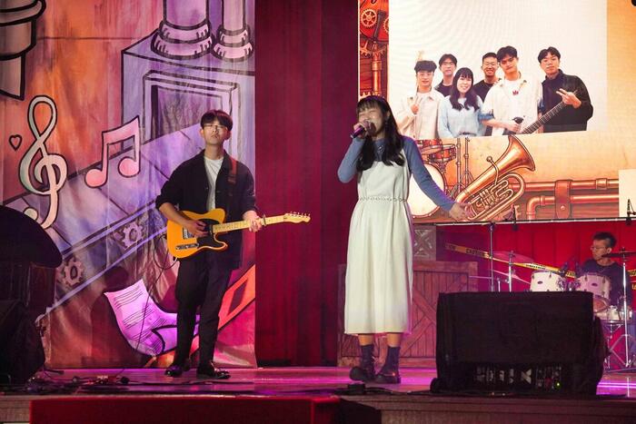 演唱組第1名—92期1隊「派出我的手下」演唱歌曲《真的傻》。