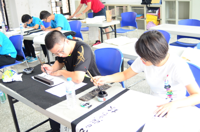 書法比賽 佳作 林聖傑(左)、陳采容(右)