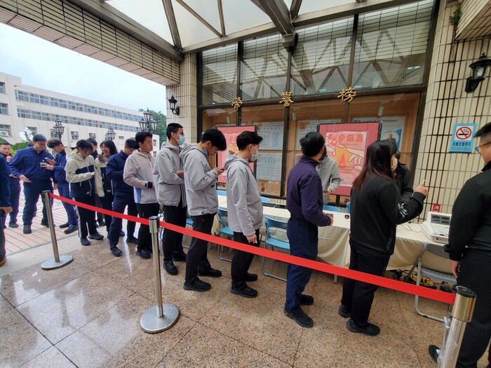 「血」中送炭活動現場 排隊人潮