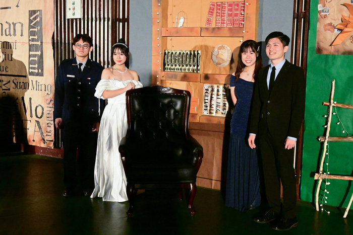 校內、外學生合影留念。