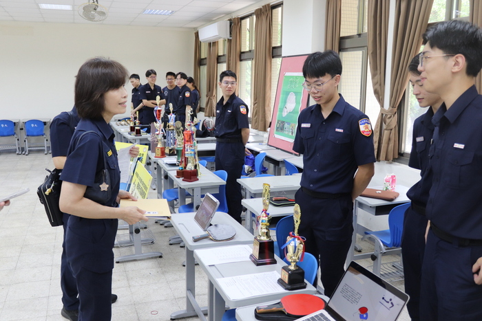 成立未久的桌球社-加油