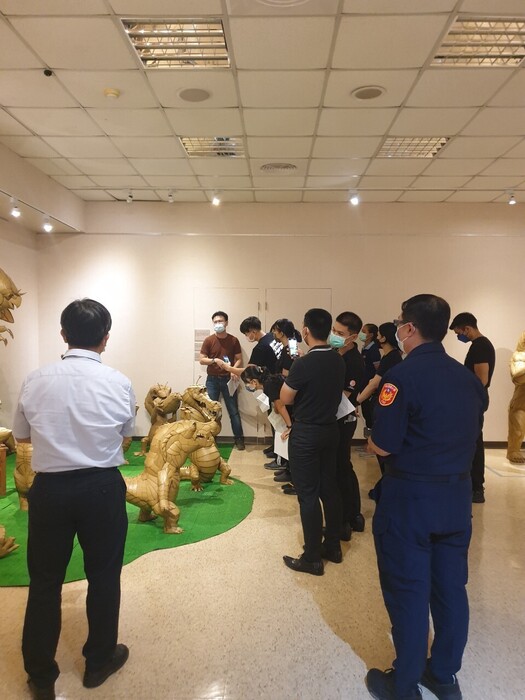 藝術家土豆作品─Q獸區