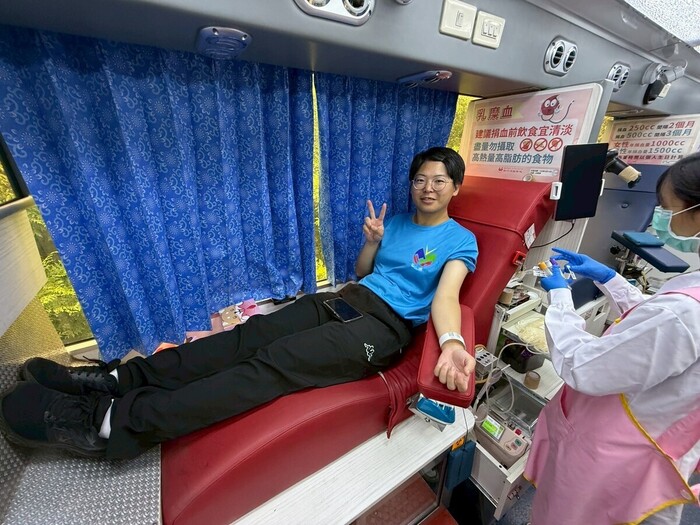 學生響應「浴血戰警」捐血活 動，共同點燃生命之光。