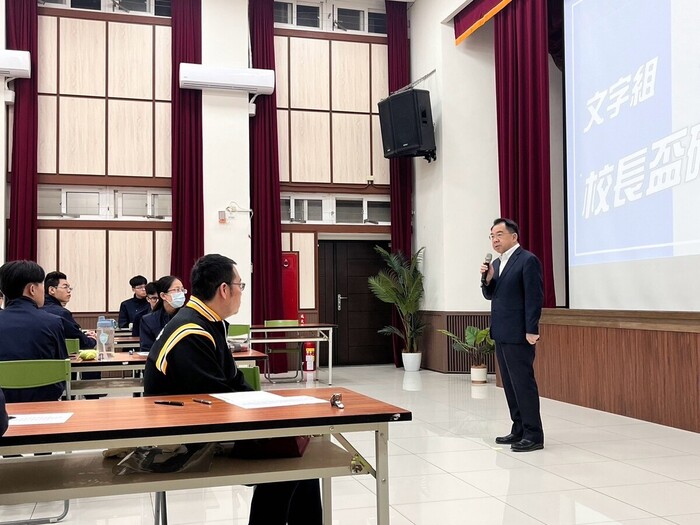 楊校長源明致詞， 勉勵在場選手多練字。