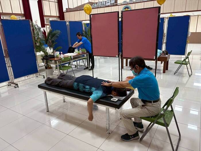 敬師按摩現場。