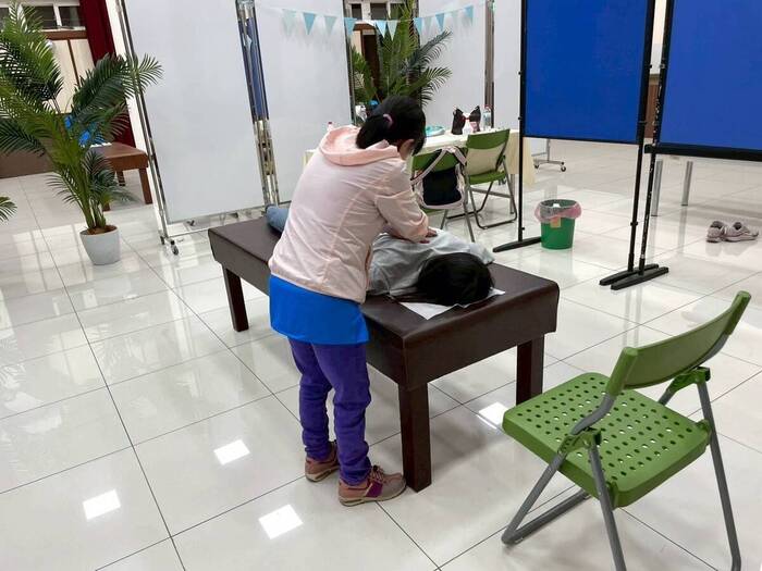 替辛勞的師長們充電減壓。