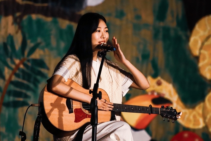 洪安妮Anni老師演出歌曲「好好」及「解藥」